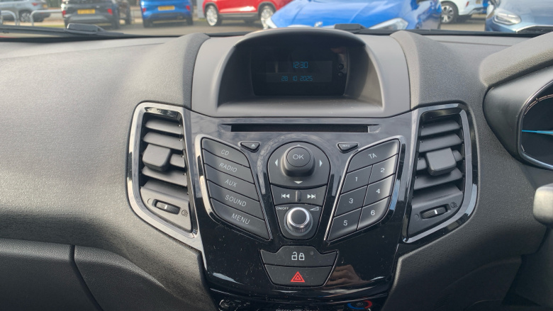 Ford Fiesta 1.6 Zetec 5dr Powershift Petrol Hatchback